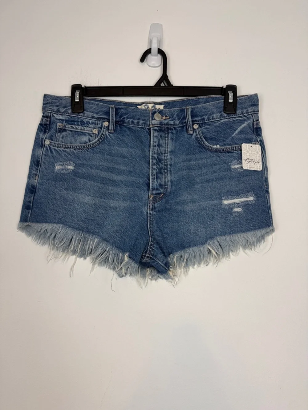 Free People Loving Good Vibrations High-Rise Distressed Shorts. Size 31. NWT.
